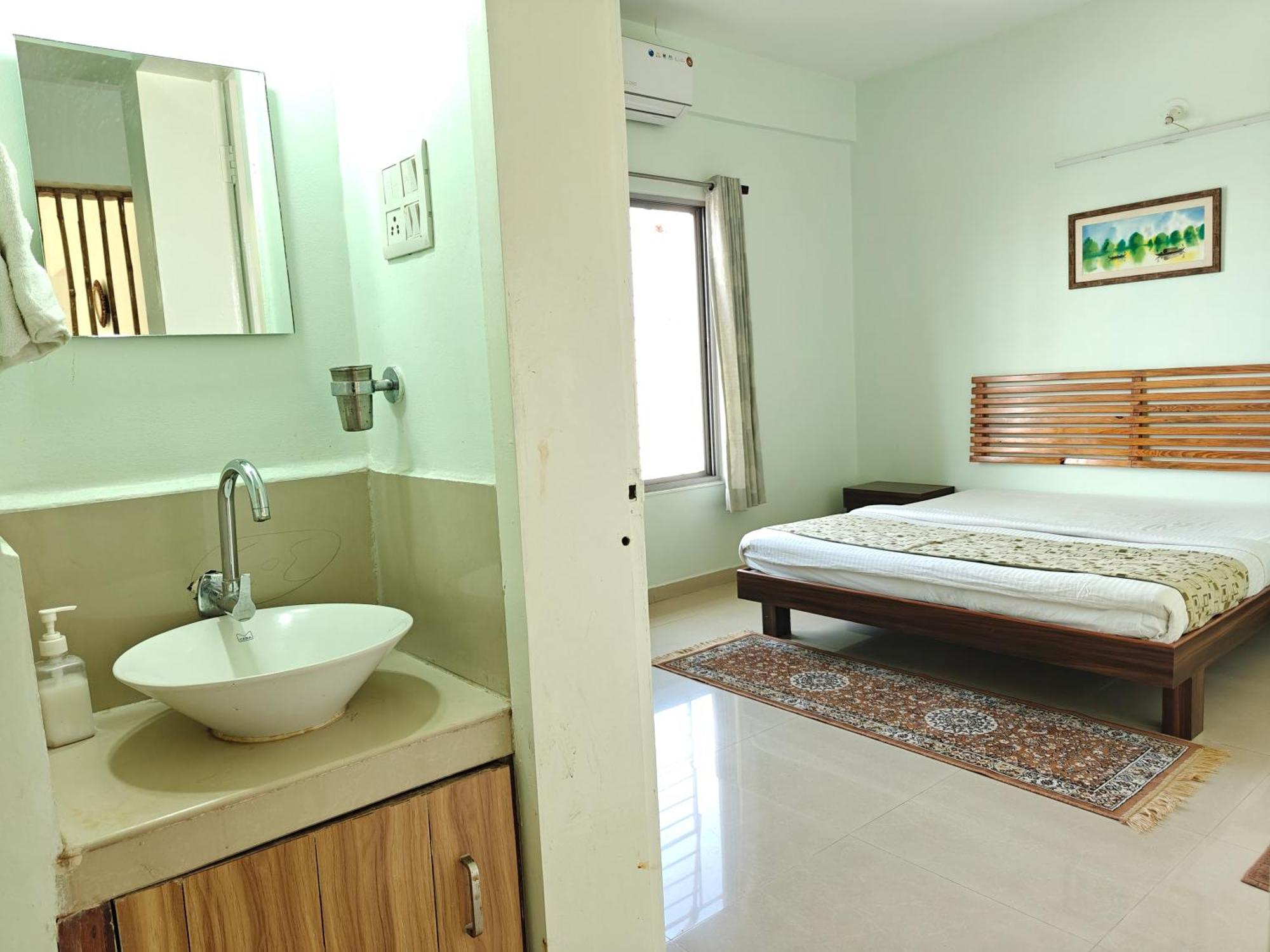 Chandralok Service Apartments Kolhapur Exterior foto